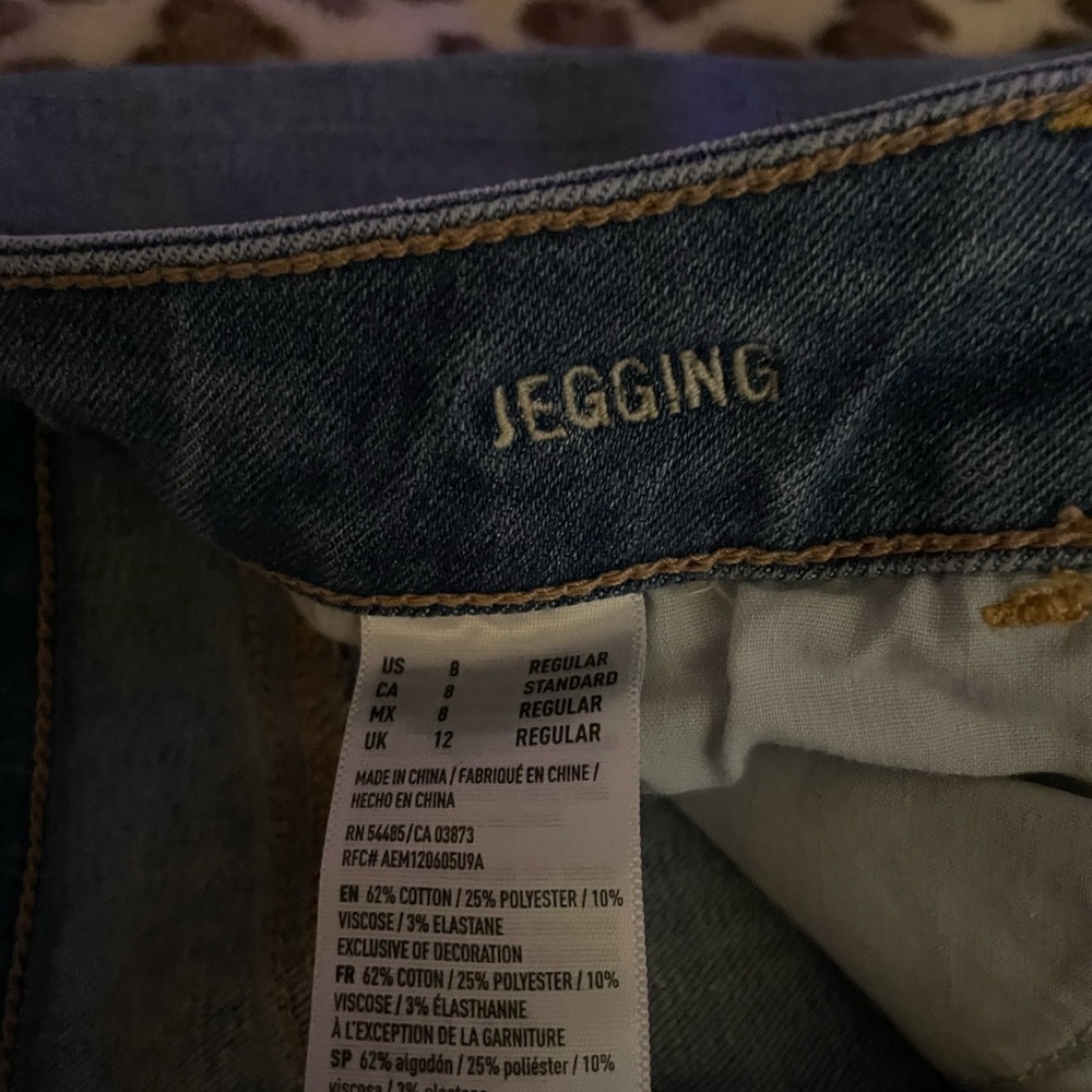 American Eagle Jegging Jeans - Picture 2 of 4